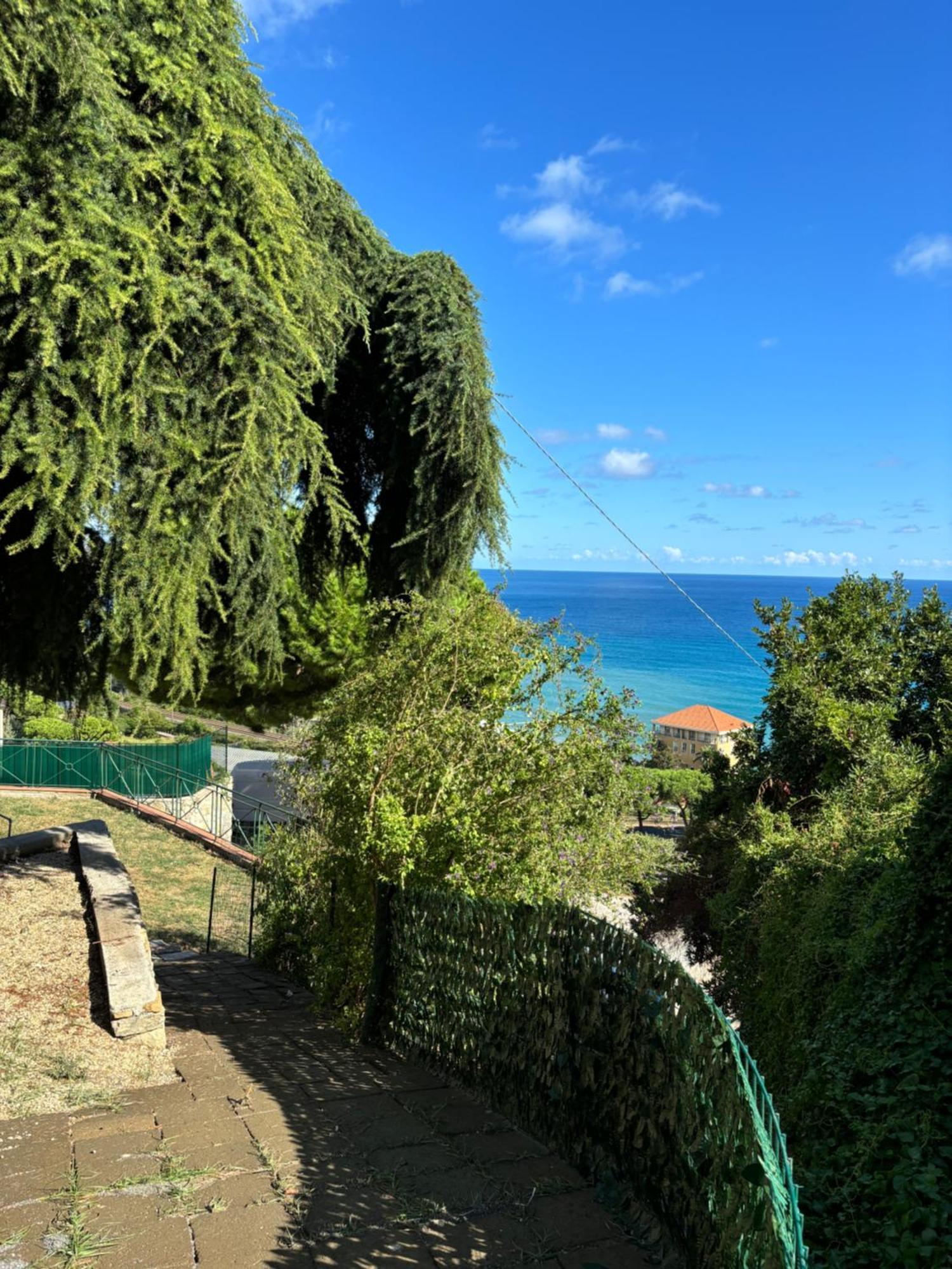 Il Giardino Del Mare Leilighet Ventimiglia Eksteriør bilde