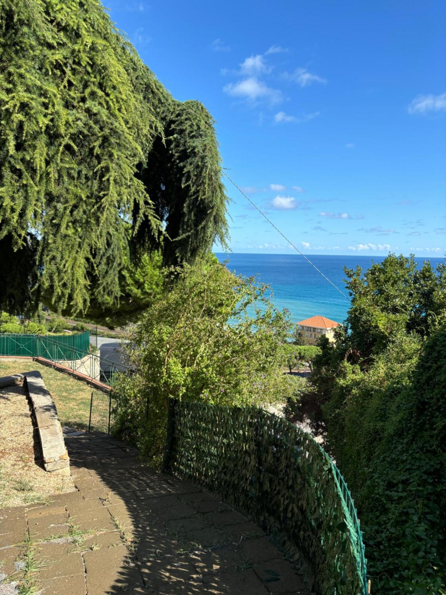 Il Giardino Del Mare Leilighet Ventimiglia Eksteriør bilde