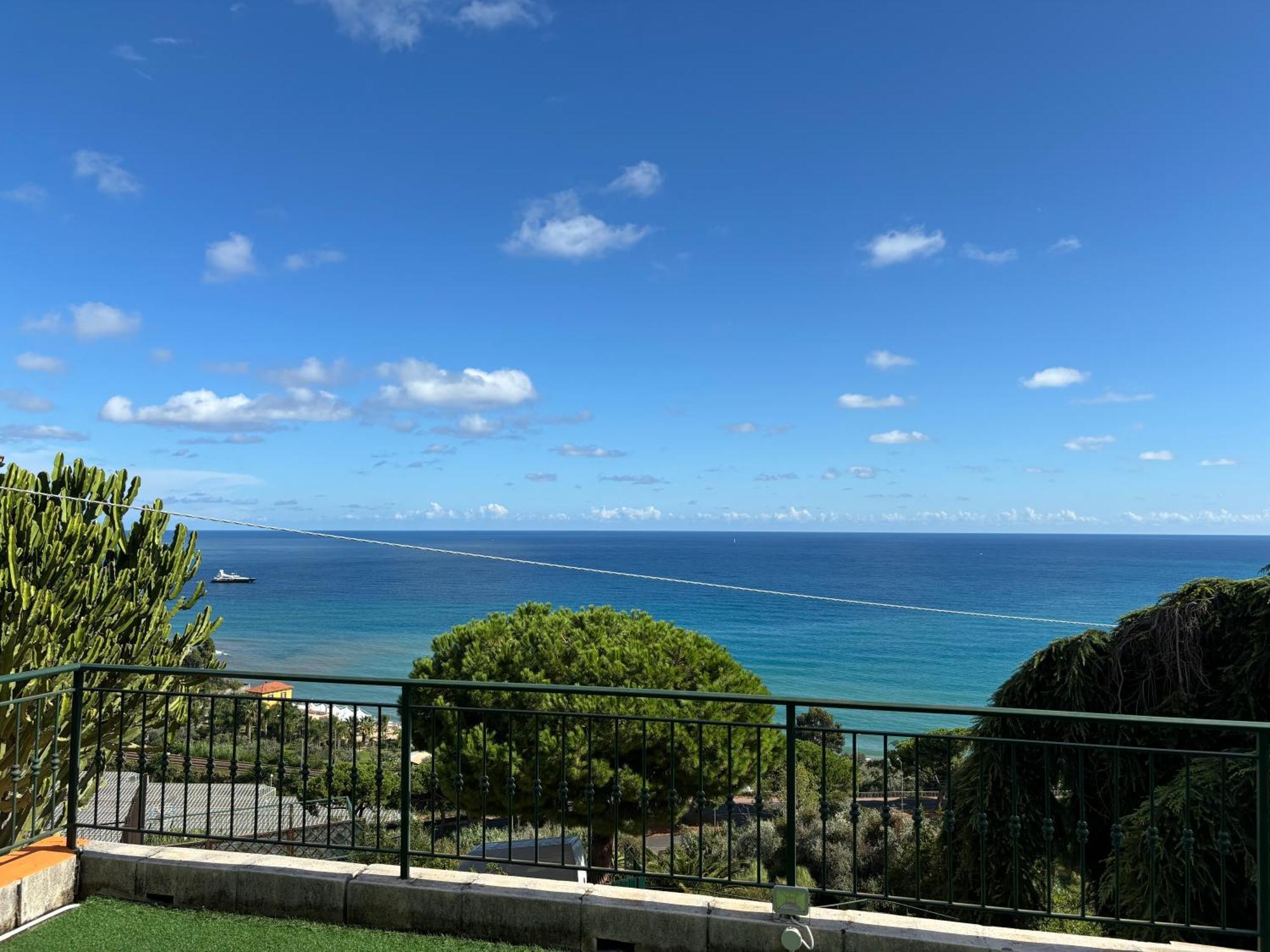 Il Giardino Del Mare Leilighet Ventimiglia Eksteriør bilde