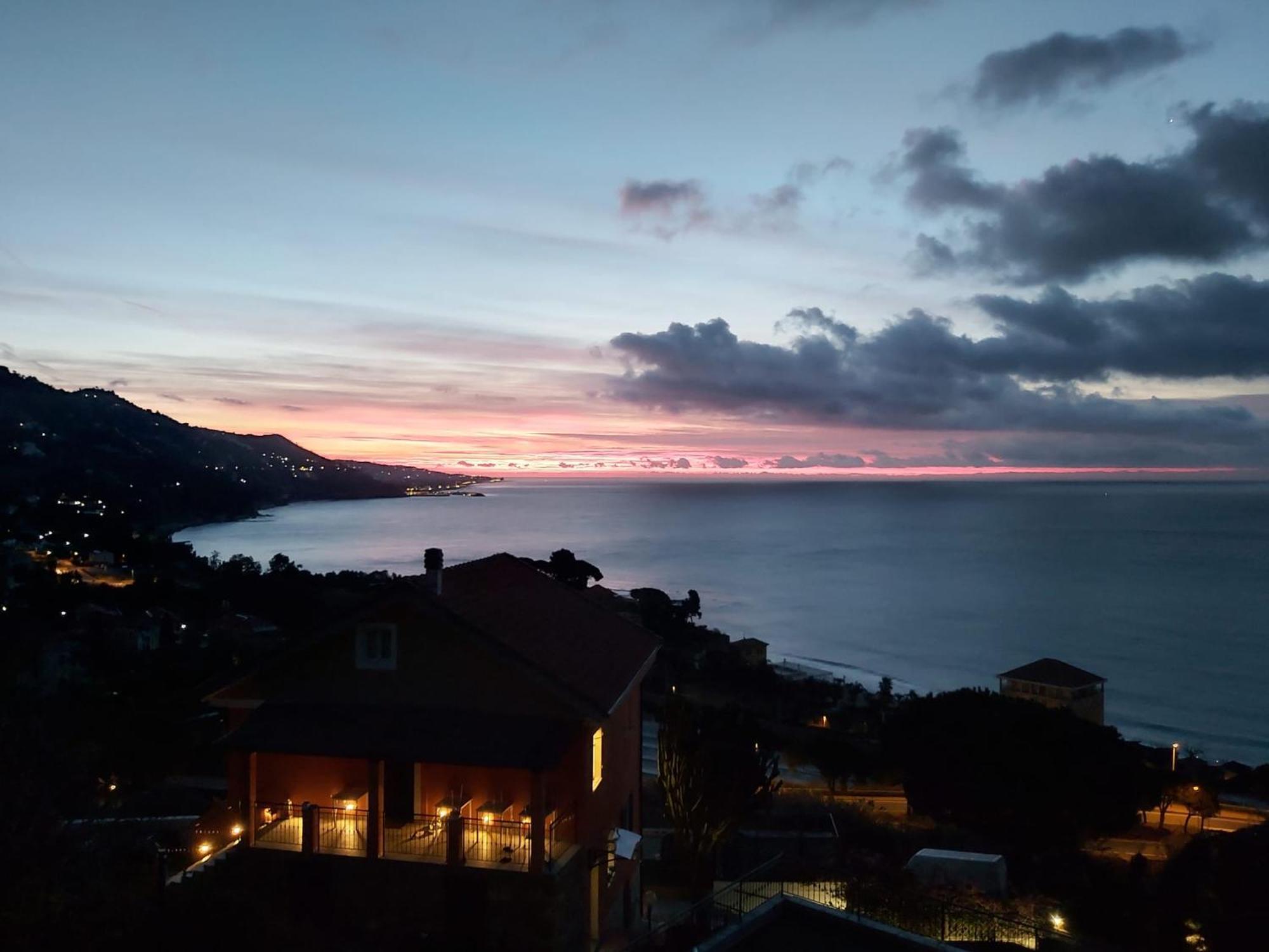 Il Giardino Del Mare Leilighet Ventimiglia Eksteriør bilde